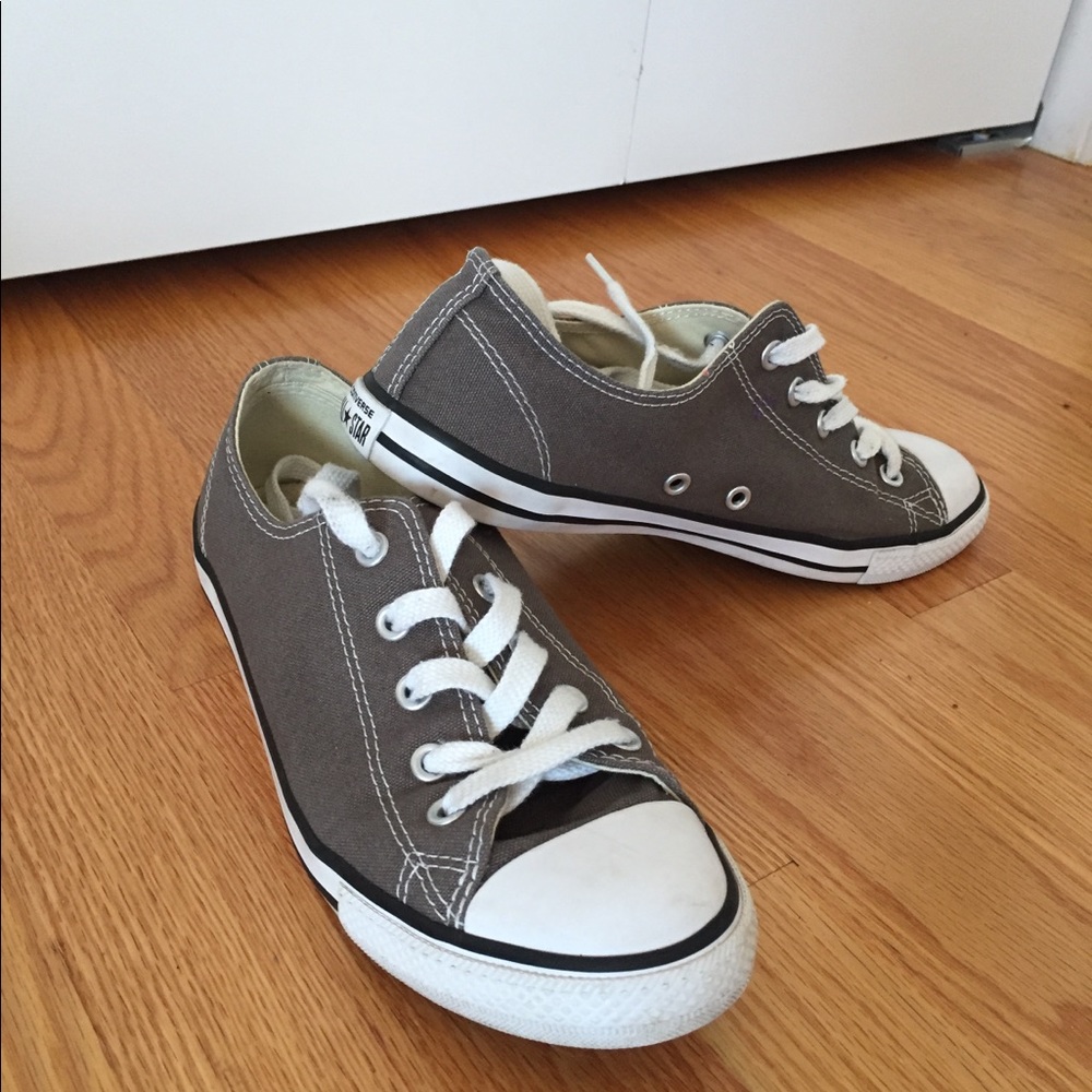 Grey ankle converse sneakers!!